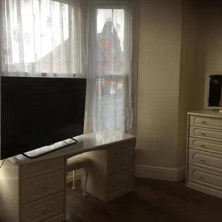 Hill House 3 Bedroom Serviced * Aspatria