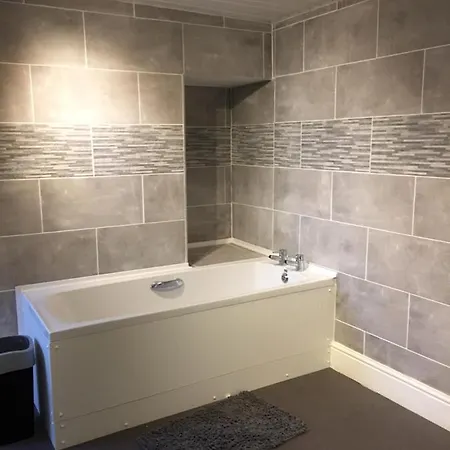 Hill House 3 Bedroom Serviced شقة *