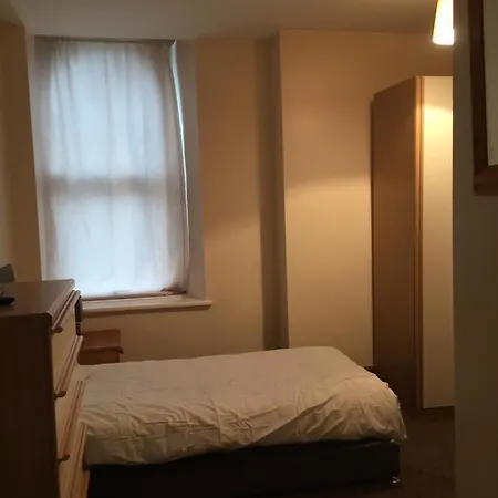 Hill House 3 Bedroom Serviced Apartamento *